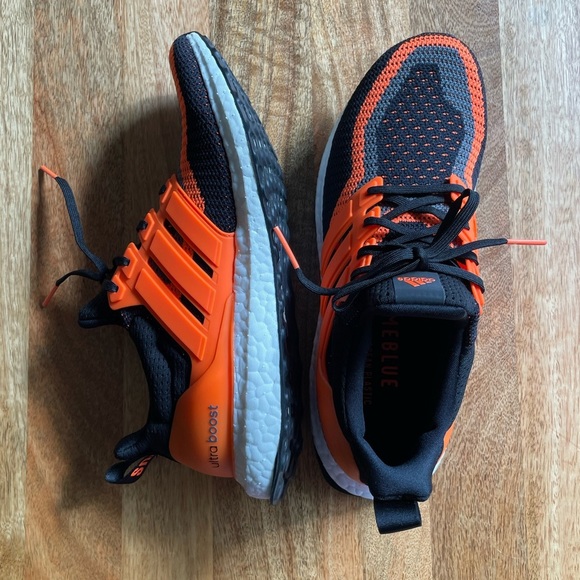 NWT - JUVENTUS FC X ULTRABOOST DNA 'FOOTBALL PACK' - 8.5 - Picture 7 of 7